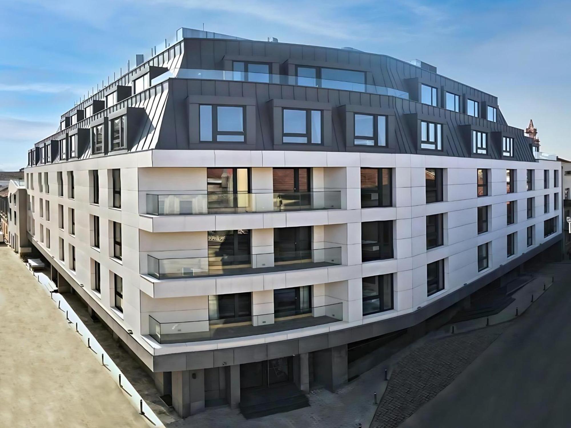 Aniroc Signature Hotel Arad Zewnętrze zdjęcie Residential building in Munich