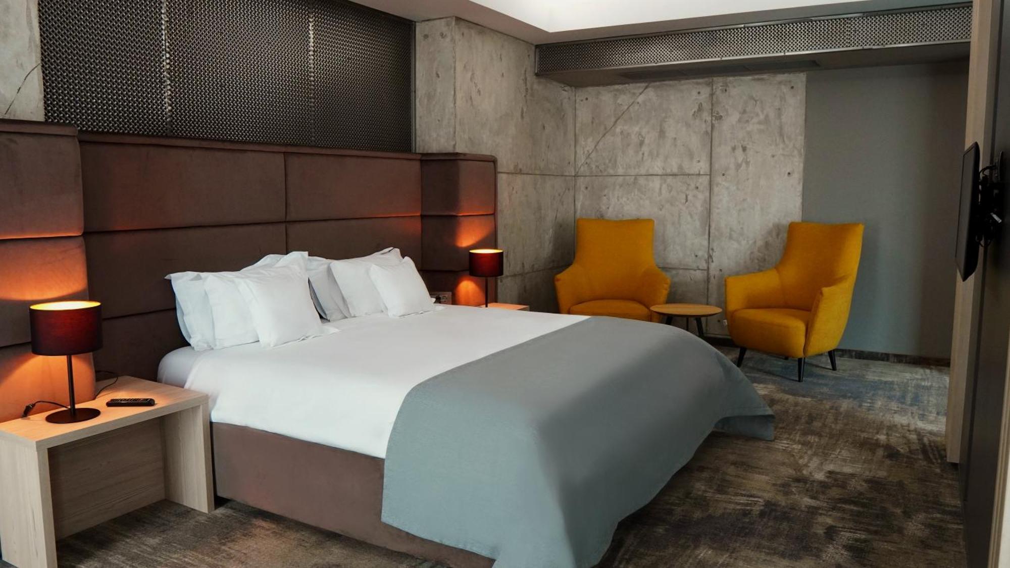 Aniroc Signature Hotel Arad Zewnętrze zdjęcie A bedroom at the hotel