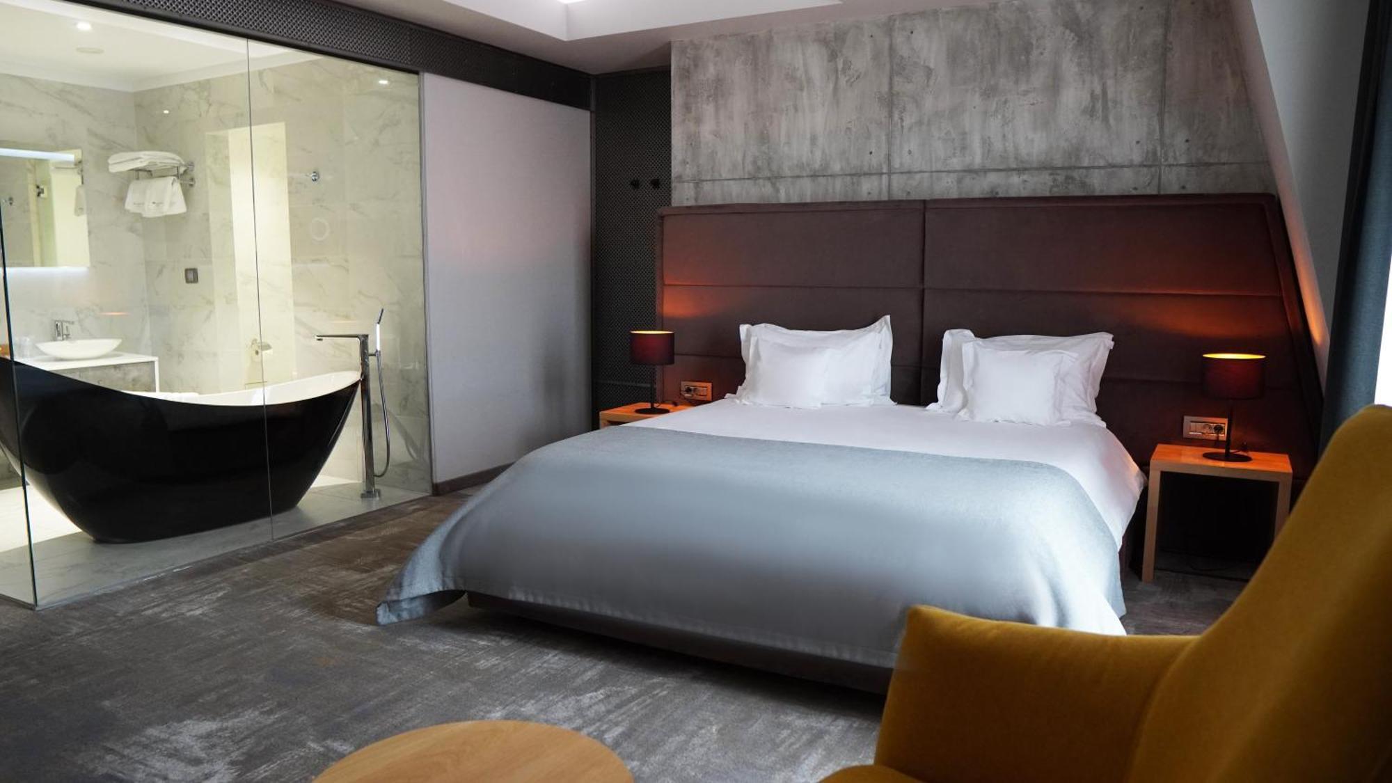 Aniroc Signature Hotel Arad Zewnętrze zdjęcie A bedroom at the hotel